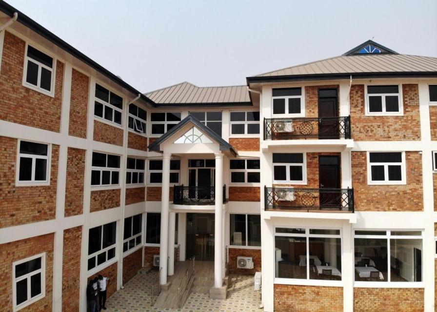 Royal Baron Hotel Kumasi Esterno foto