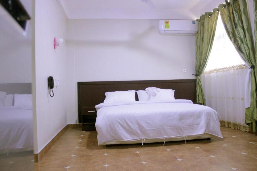 Royal Baron Hotel Kumasi Esterno foto