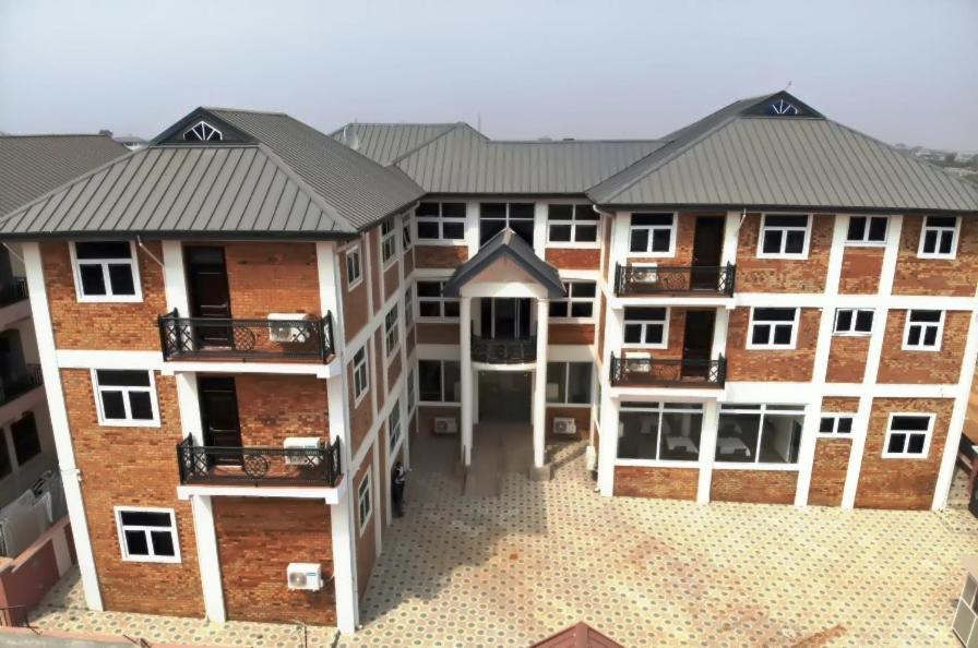 Royal Baron Hotel Kumasi Esterno foto