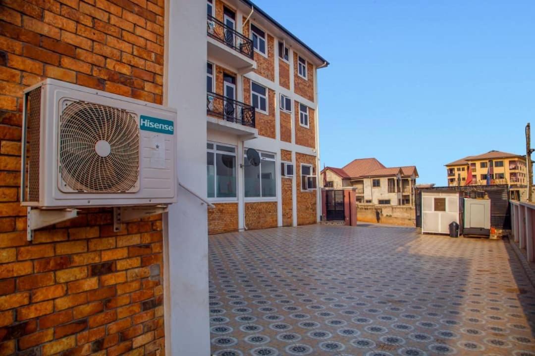 Royal Baron Hotel Kumasi Esterno foto
